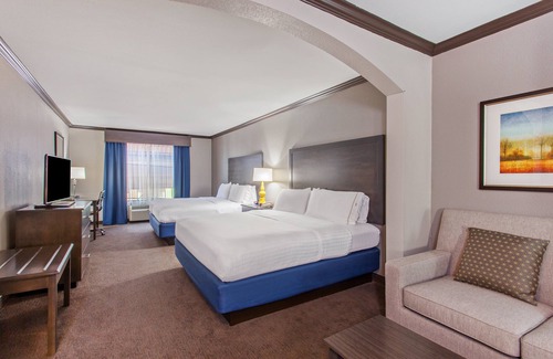 Wharton Hotel | Holiday Inn Express Hotel & Suites Wharton by IHG