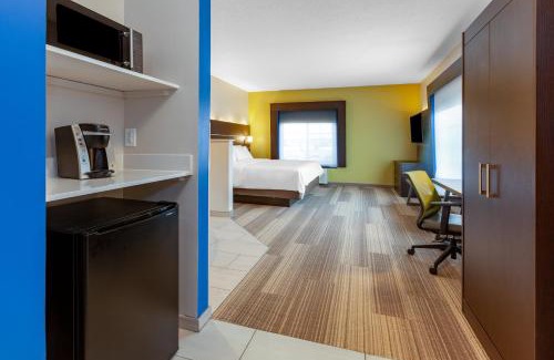 Woodhaven Hotel | Holiday Inn Express Hotel & Suites Woodhaven by IHG