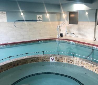 Woodward Hotel | Holiday Inn Express Hotel & Suites Woodward Hwy 270 by IHG