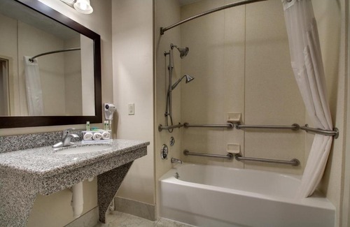 Winona Hotel | Holiday Inn Express Hotel Winona North by IHG
