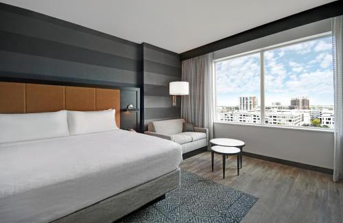 The Galleria Hotel | Holiday Inn Express - Houston - Galleria Area by IHG