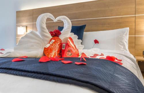 Alvin Hotel | Holiday Inn Express Houston-Alvin by IHG
