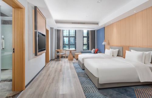 Huangshi Hotel | Holiday Inn Express Huangshi Cihu Lake by IHG