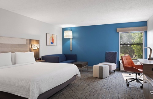 Plainfield Hotel | Holiday Inn Express Indianapolis Airport by IHG