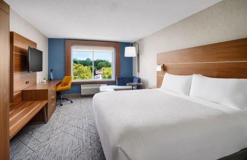 East Irondequoit Hotel | Holiday Inn Express Irondequoit by IHG