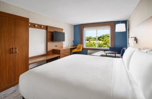 East Irondequoit Hotel | Holiday Inn Express Irondequoit by IHG