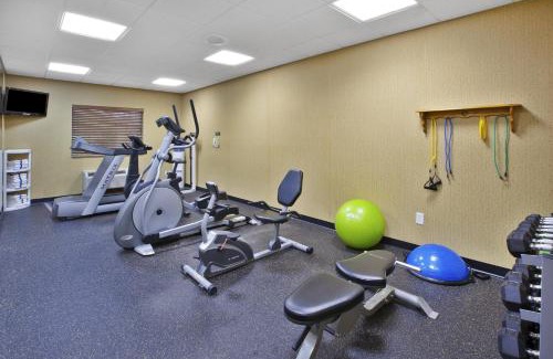 Wendel Hotel | Holiday Inn Express Irwin PA TPK Exit 67 by IHG