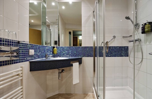 Case Nuove Hotel | Holiday Inn Express Milan - Malpensa Airport by IHG