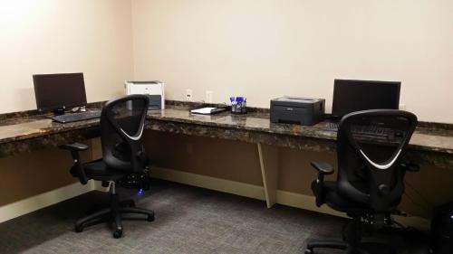 Janesville Hotel | Holiday Inn Express Janesville-I-90 & US Highway 14 by IHG