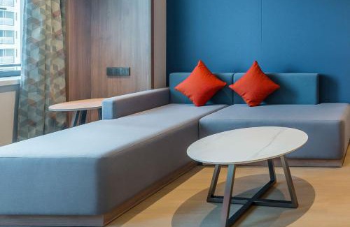 Jianghai Qu Hotel | Holiday Inn Express Jiangmen East Station by IHG