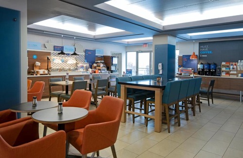 Kamloops Hotel | Holiday Inn Express Kamloops by IHG
