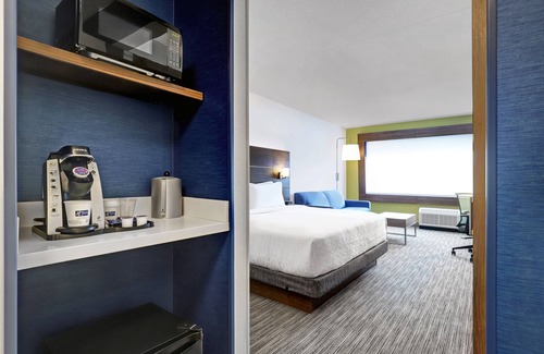 Kingston Hotel | Holiday Inn Express Kingston West by IHG