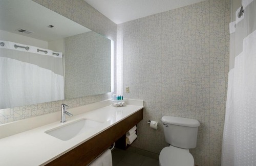 Lawrence Hotel | Holiday Inn Express Lawrence by IHG