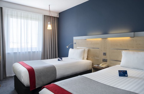 Oadby Hotel | Holiday Inn Express Leicester - City by IHG