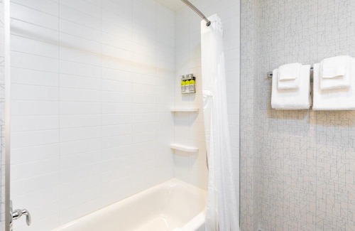 South Lethbridge Hotel | Holiday Inn Express - Lethbridge Southeast by IHG