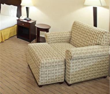 Downtown Little Rock Hotel | Holiday Inn Express Little Rock-Airport by IHG