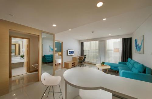 Yichuan County Hotel | Holiday Inn Express Luoyang Yichuan by IHG