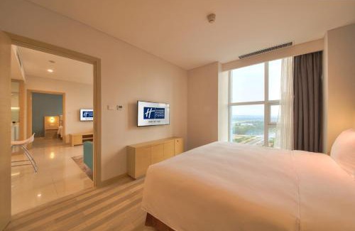 Yichuan County Hotel | Holiday Inn Express Luoyang Yichuan by IHG