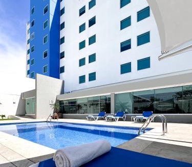 Xcumpich Hotel | Holiday Inn Express Mérida by IHG