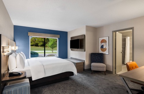 Fredericksburg Hotel | Holiday Inn Express Meadville (I-79 Exit 147a) by IHG