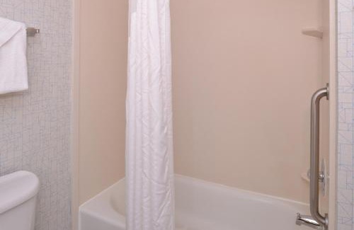 Mineralwells Hotel | Holiday Inn Express Mineral Wells by IHG