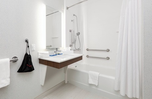 Mitchell Hotel | Holiday Inn Express Mitchell by IHG
