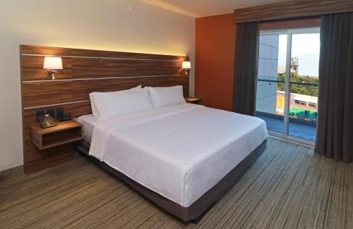 Monterrey Centro Hotel | Holiday Inn Express - Monterrey - Fundidora by IHG