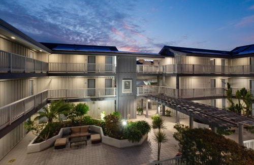 Lighthouse District Resort | Holiday Inn Express Monterey - Cannery Row by IHG