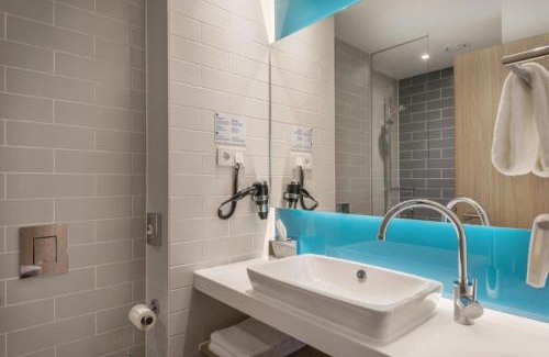 Alt-Moosach Hotel | Holiday Inn Express Munich - Olympiapark by IHG