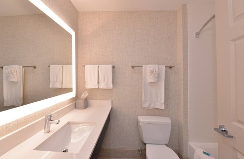 Mystic Hotel | Holiday Inn Express Mystic by IHG