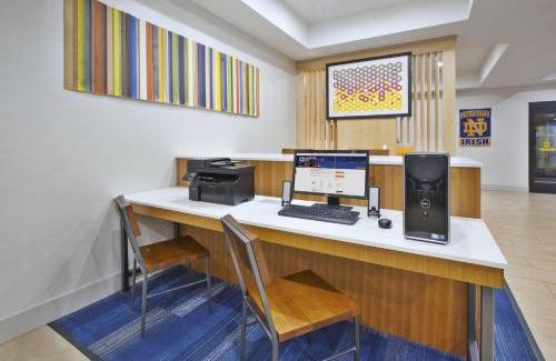 Niles Hotel | Holiday Inn Express Niles by IHG