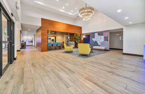 Palestine Hotel | Holiday Inn Express Palestine by IHG