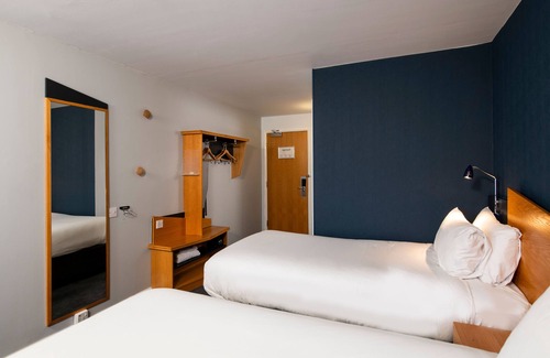 Perth Hotel | Holiday Inn Express Perth by IHG