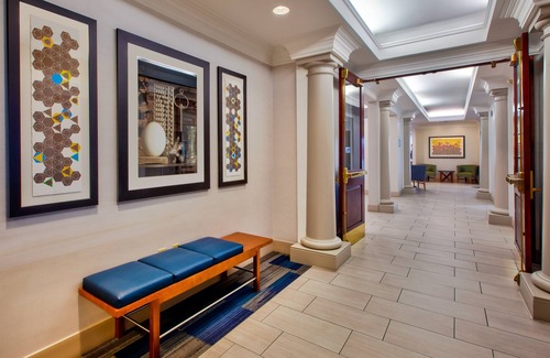Midtown Village Hotel | Holiday Inn Express Philadelphia-Midtown by IHG