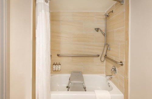 Bensalem Hotel | Holiday Inn Express Philadelphia NE-Bensalem by IHG