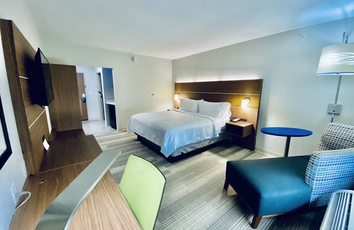Pineville Hotel | Holiday Inn Express Pineville-Alexandria Area by IHG