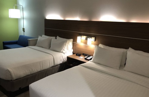 Pineville Hotel | Holiday Inn Express Pineville-Alexandria Area by IHG