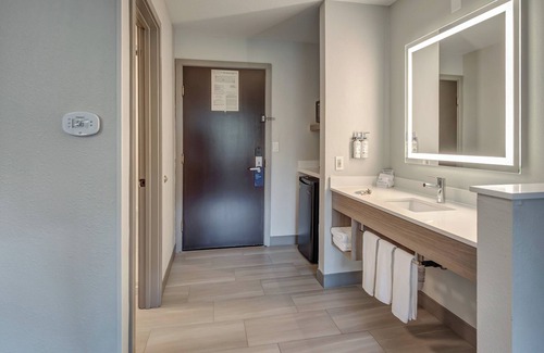 Troutdale Hotel | Holiday Inn Express Portland East - Troutdale by IHG