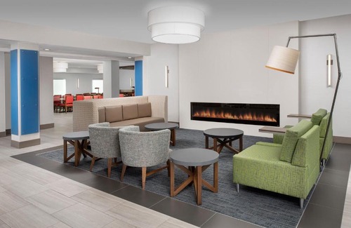 Puyallup Hotel | Holiday Inn Express Puyallup by IHG