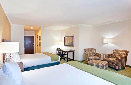 Puyallup Hotel | Holiday Inn Express Puyallup by IHG