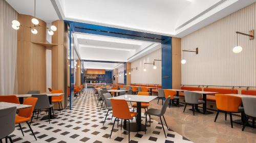 Chengyang Hotel | Holiday Inn Express Qingdao Hongdao Station by IHG - Qingdao International Airport