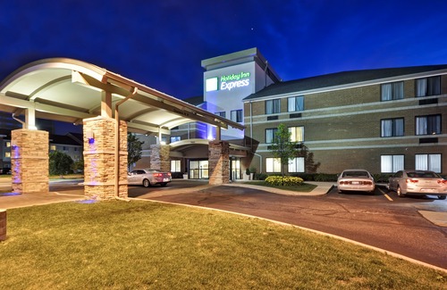 Romulus Hotel | Holiday Inn Express Romulus / Detroit Airport, an IHG Hotel