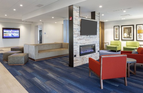 Bourbonnais Hotel | Holiday Inn Express & Suites Bourbonnais East - Bradley by IHG