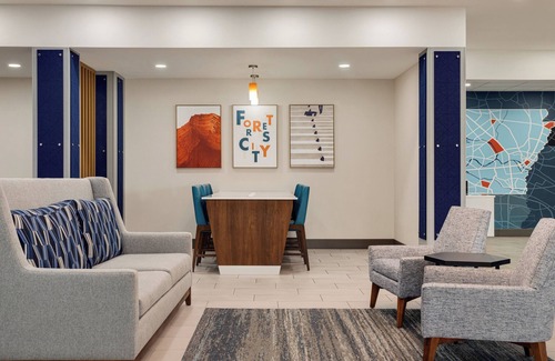 Forrest City Hotel | Holiday Inn Express & Suites Forrest City by IHG