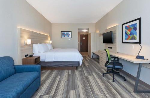 Grand Rapids Hotel | Holiday Inn Express & Suites - Grand Rapids Airport - South by IHG