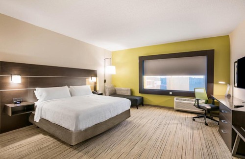 Southside Hotel | Holiday Inn Express & Suites Jacksonville - Town Center by IHG
