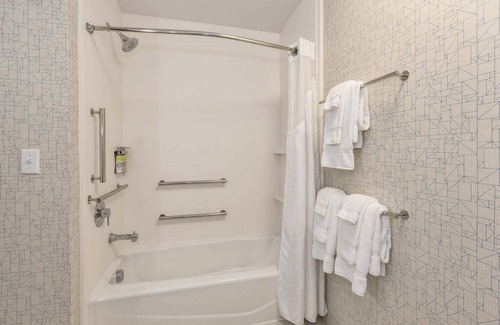 The Waterfront Hotel | Holiday Inn Express & Suites Jersey City - Holland Tunnel by IHG
