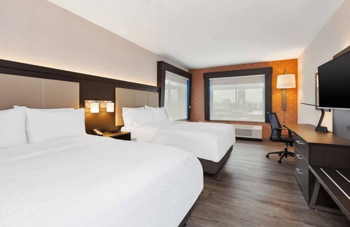 The Waterfront Hotel | Holiday Inn Express & Suites Jersey City - Holland Tunnel by IHG