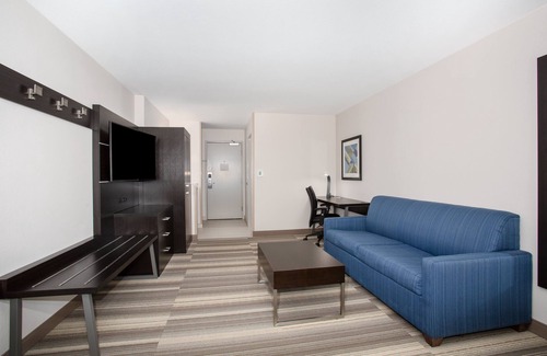Roads End Hotel | Holiday Inn Express & Suites Lincoln City by IHG