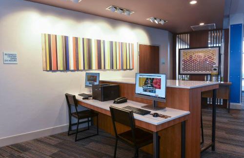 Madisonville Hotel | Holiday Inn Express & Suites - Madisonville by IHG